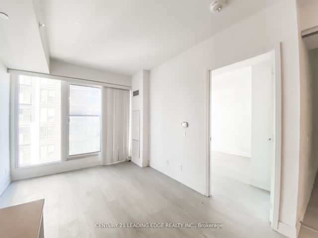 2801 - 181 Dundas St E