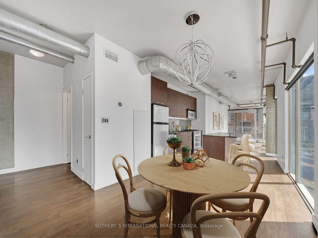 801 - 169 John St