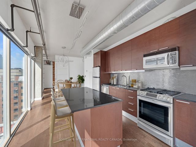 801 - 169 John St