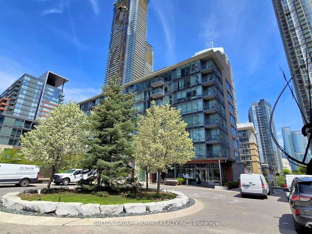 523 - 15 Brunel Crt