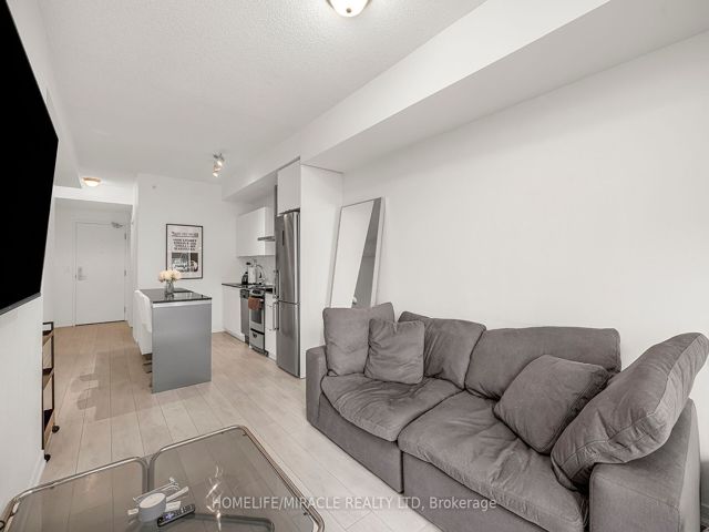 1108 - 51 East Liberty St