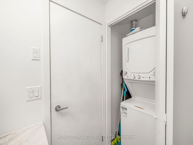 1108 - 51 East Liberty St