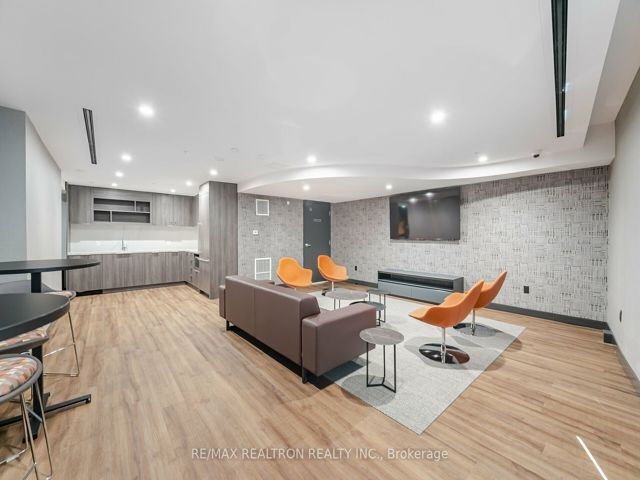 1201 - 2525 Bathurst St