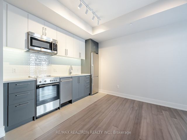 1201 - 2525 Bathurst St