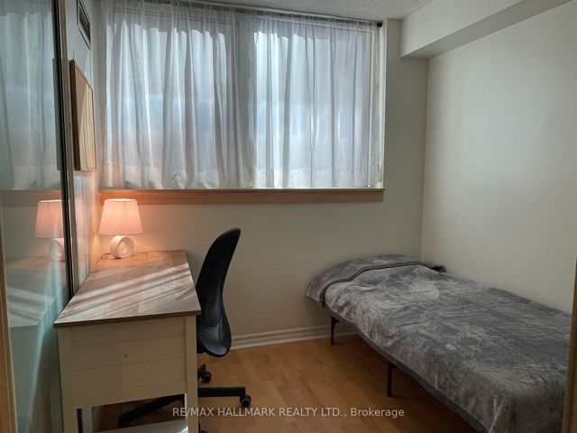 913 - 1055 Bay  (Furnished & Prkng) St