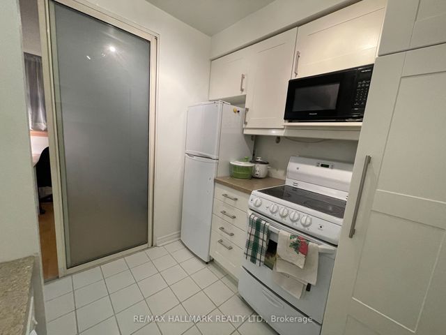 913 - 1055 Bay  (Furnished & Prkng) St