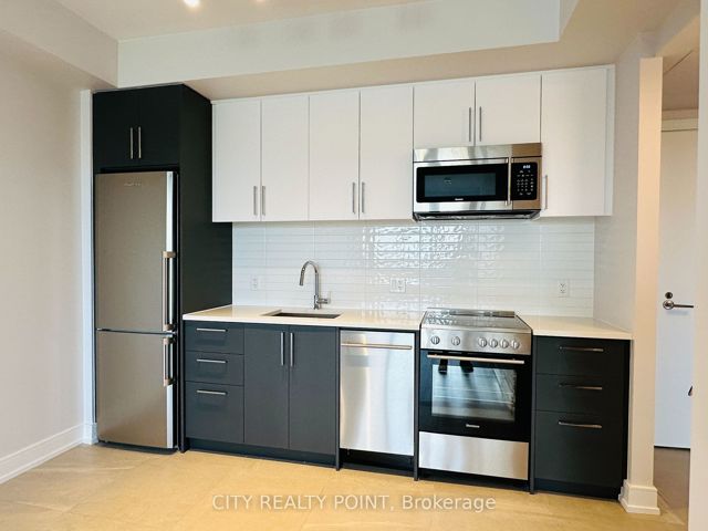 409 - 2525 Bathurst St