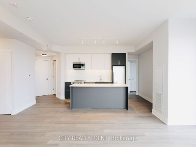 306 - 2525 Bathurst St