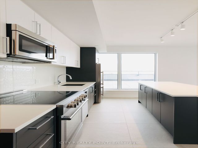 909 - 2525 Bathurst St