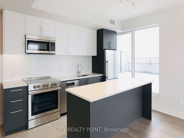 909 - 2525 Bathurst St