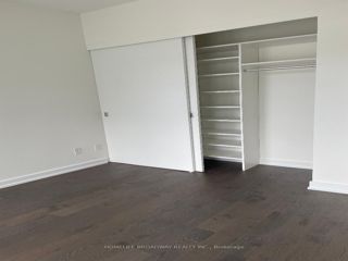 1113 - 25 Richmond St E