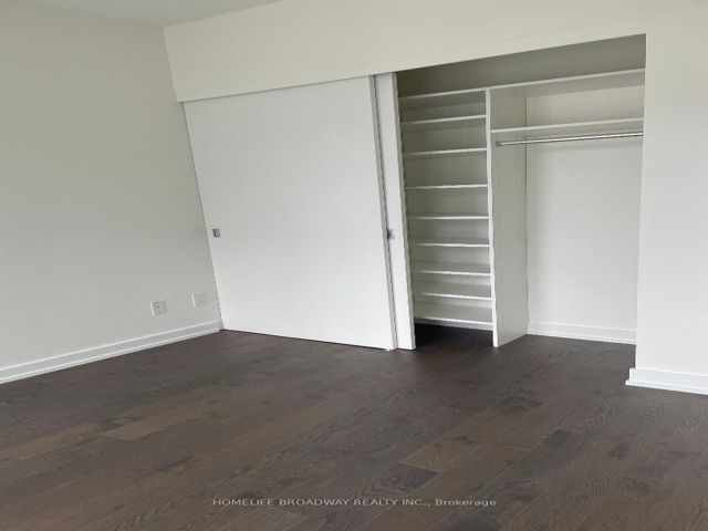 1113 - 25 Richmond St E
