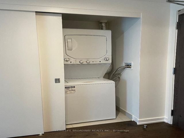 1113 - 25 Richmond St E
