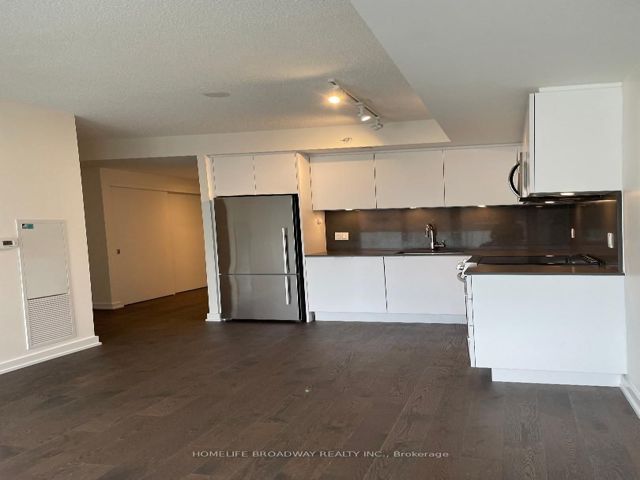 1113 - 25 Richmond St E