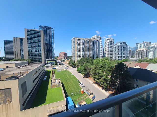 808 - 88 Sheppard Ave E