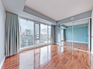 2811 - 210 Victoria St