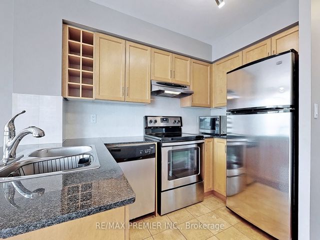 2811 - 210 Victoria St