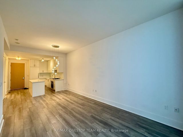 1011 - 29 Queens Quay E