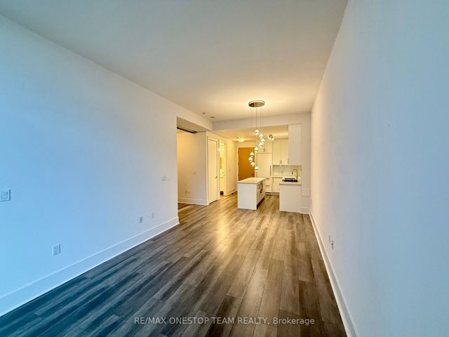 1011 - 29 Queens Quay E