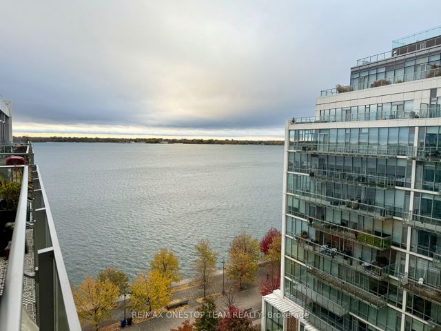 1011 - 29 Queens Quay E