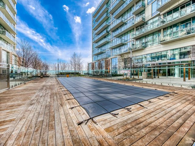 1011 - 29 Queens Quay E