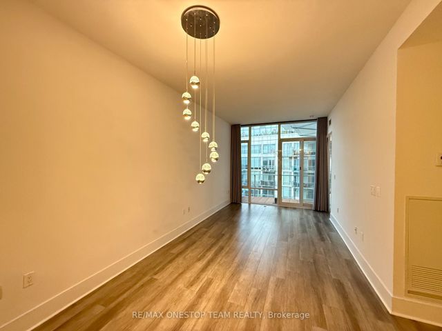 1011 - 29 Queens Quay E