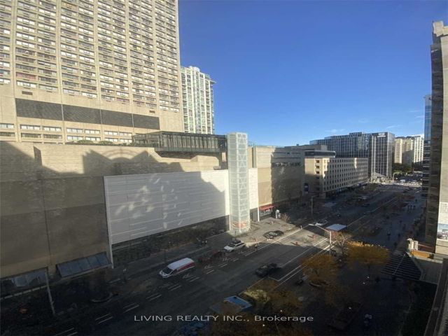 1106 - 55 Bloor St E