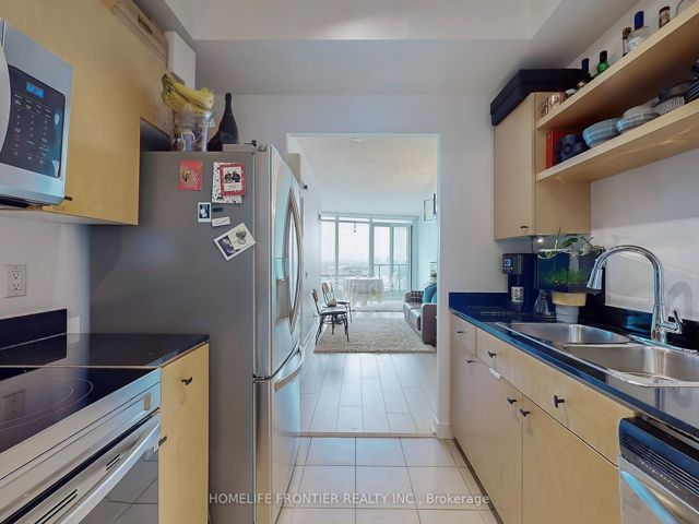 3202 - 373 Front St W