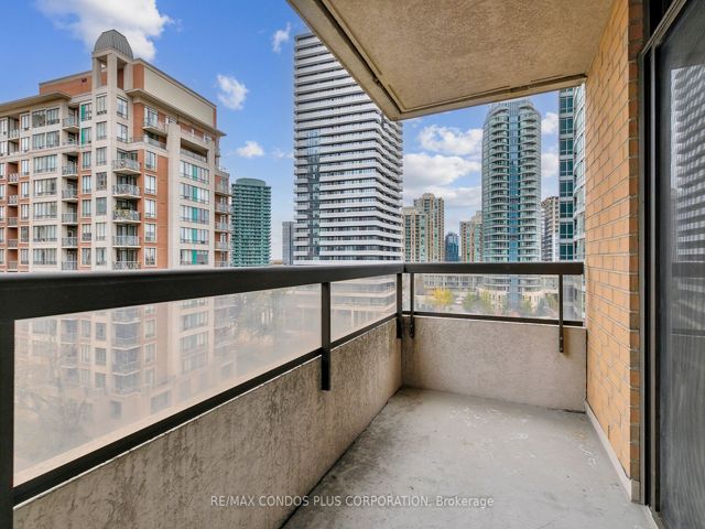 1113 - 18 Sommerset Way