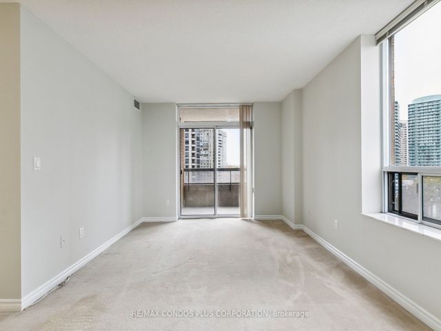 1113 - 18 Sommerset Way