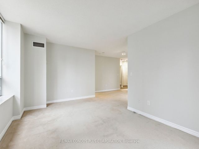 1113 - 18 Sommerset Way