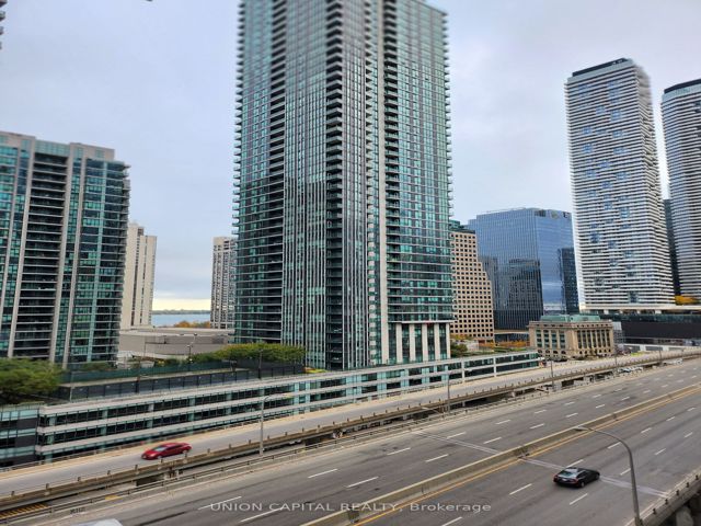 1113 - 18 Yonge St