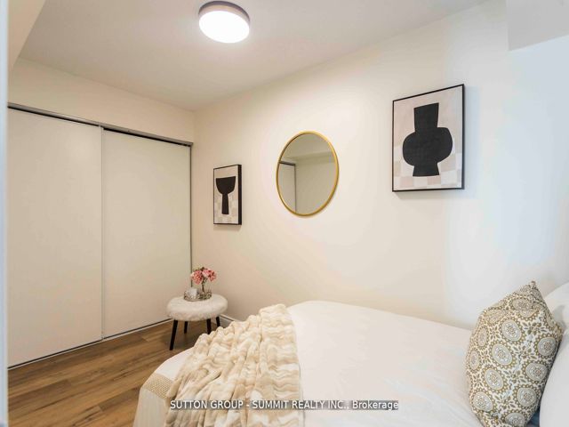 421 - 12 Douro St