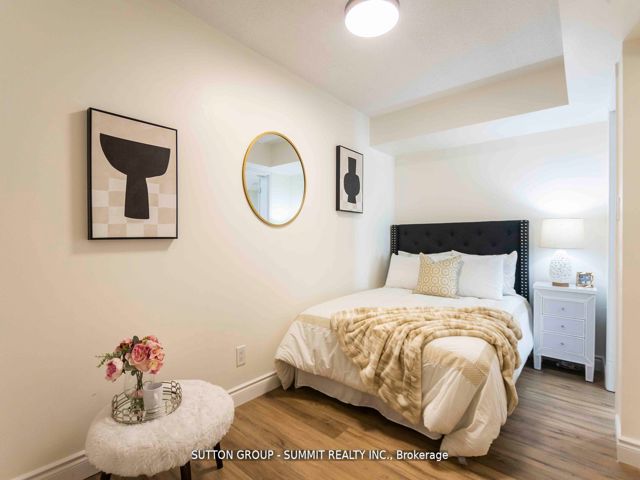421 - 12 Douro St