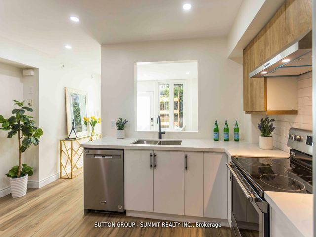 421 - 12 Douro St