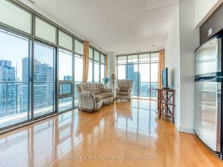3704 - 33 Charles St E