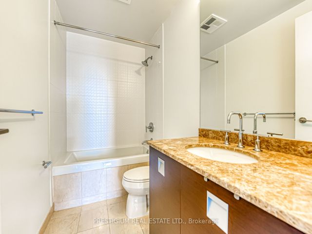 3704 - 33 Charles St E