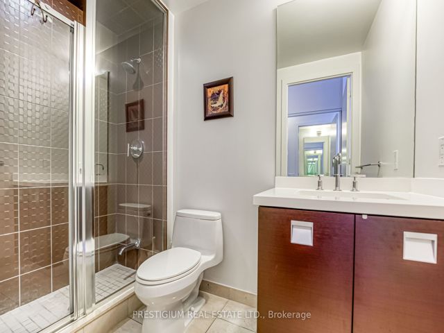 3704 - 33 Charles St E
