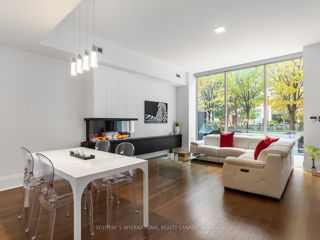Th 115 - 29 Queens Quay E