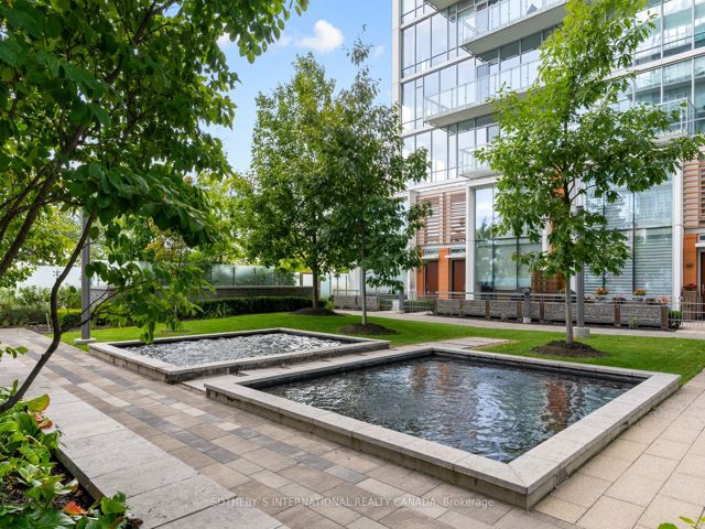 Th 115 - 29 Queens Quay E