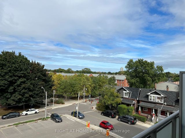 407 - 630 Queen St E