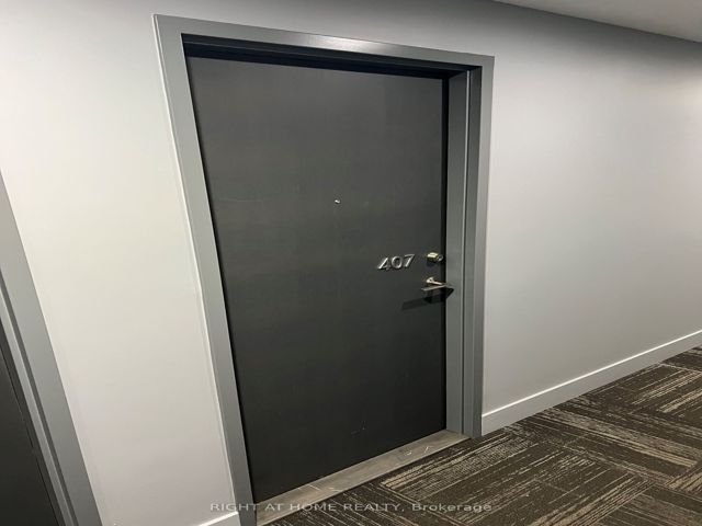 407 - 630 Queen St E