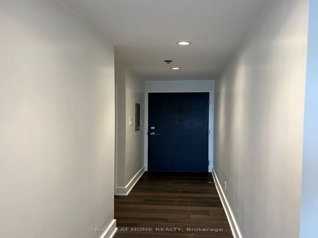 407 - 630 Queen St E