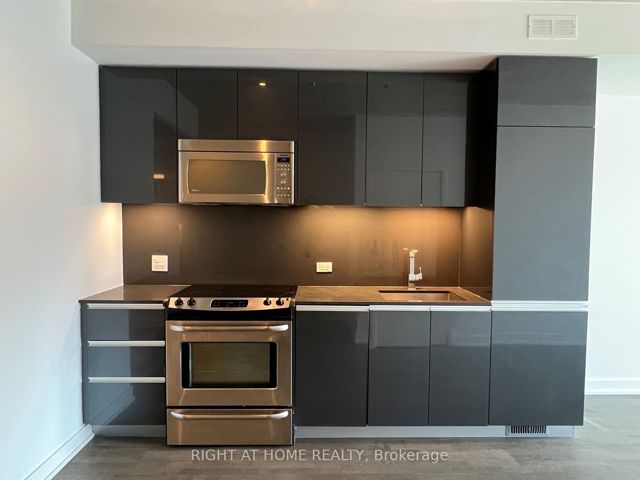 306 - 1238 Dundas St E