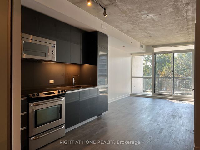 306 - 1238 Dundas St E