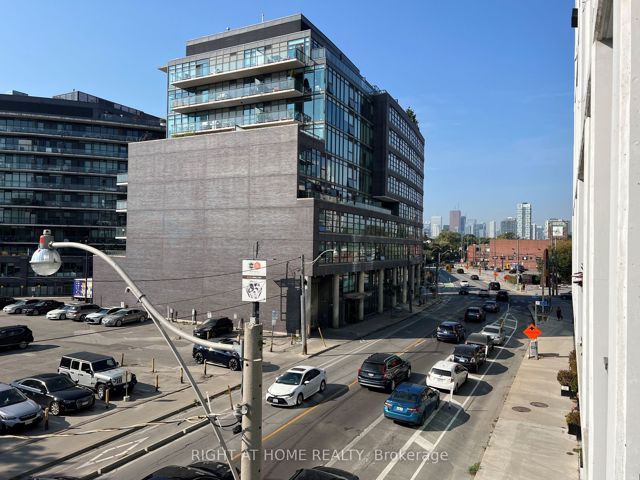 306 - 1238 Dundas St E