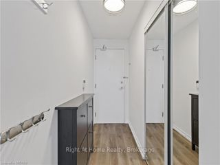1601 - 36 Lee Centre Dr