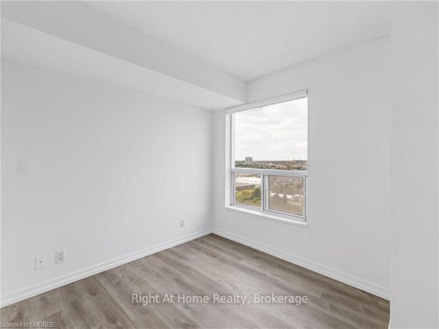 1601 - 36 Lee Centre Dr