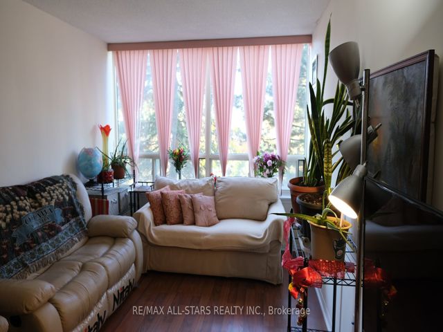 332 - 3 Greystone Walk Dr