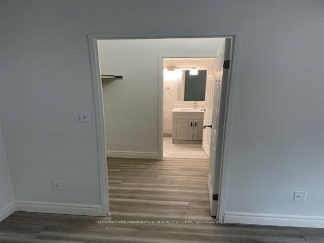 1814 - 5 Massey Sq